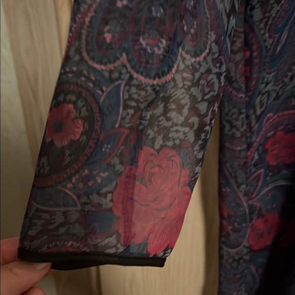 Floral Sheer Robe - Black and Red - Picture 2 of 12